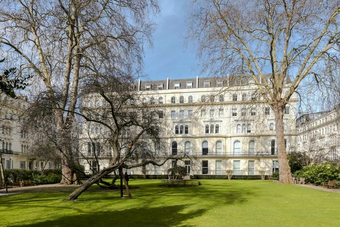 2 Bedroom Flat To Rent In Kensington Gardens Square, London, W2