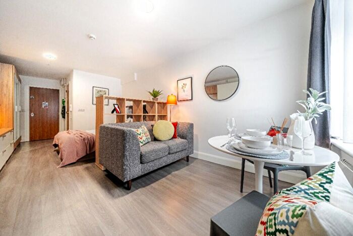 Studio To Rent In St. Johns Road, Leeds, West Yorkshire, LS3
