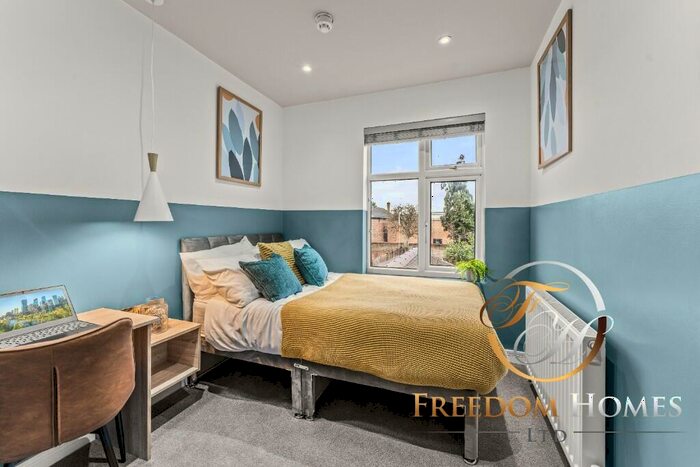 5 Bedroom Semi-Detached House For Sale In Green Lane, Peterborough, Cambridgeshire, PE1