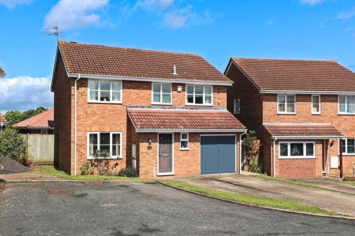 4 Bedroom Detached House For Sale In Manor Close, Canterbury, CT1