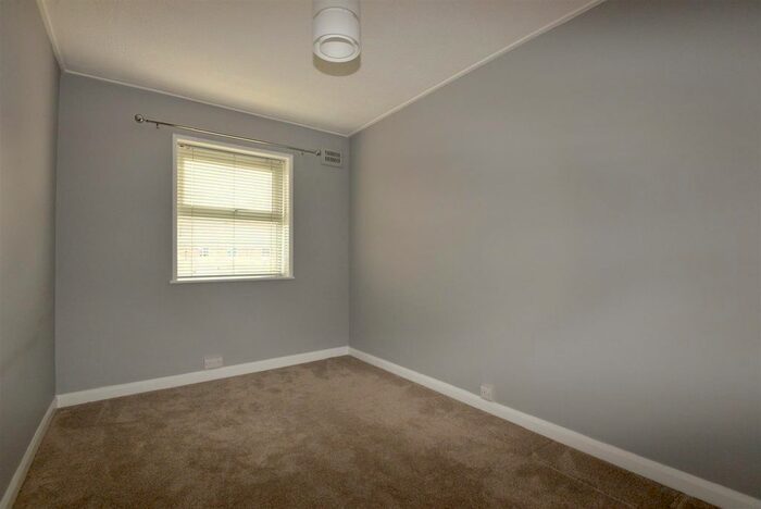 2 Bedroom End Of Terrace House To Rent In Berrydale Avenue, Bridgwater, TA6