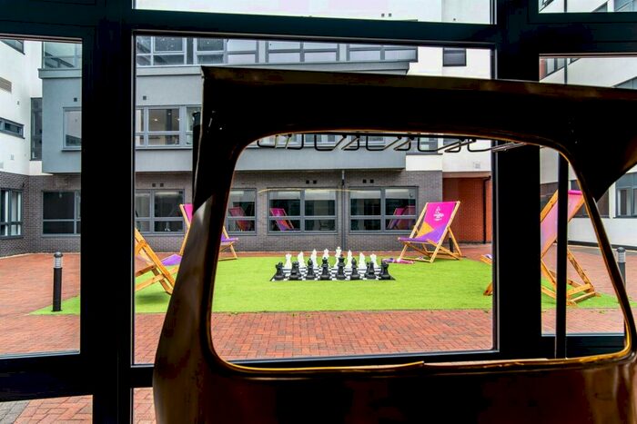 6 Bedroom Apartment To Rent In Bed Flat, Graduation House, NG9