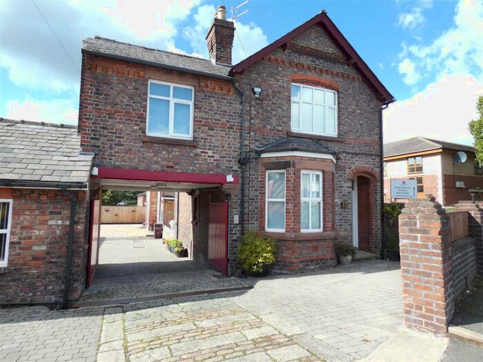 3 Bedroom Semi-Detached House For Sale In Tarbock Road, Huyton, Liverpool, L36