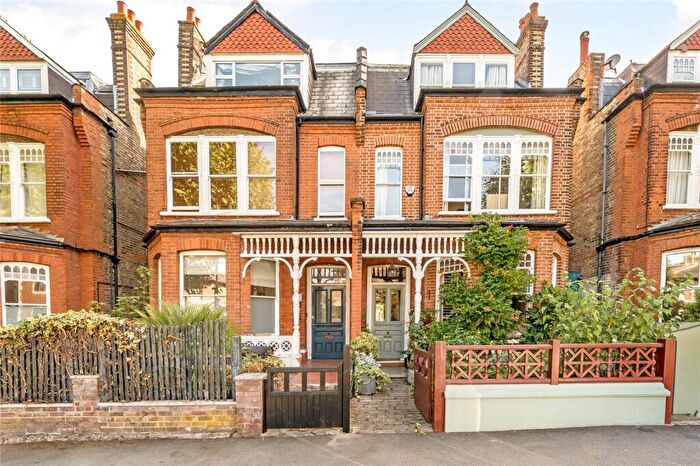 2 Bedroom Apartment To Rent In Tetherdown, Muswell Hill, N10