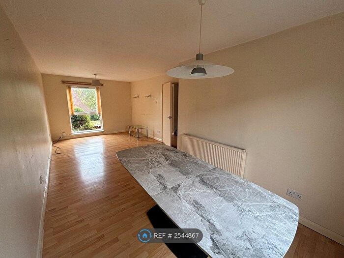 3 Bedroom Semi-Detached House To Rent In Hutton Close, Bramcote, Nottingham, NG9