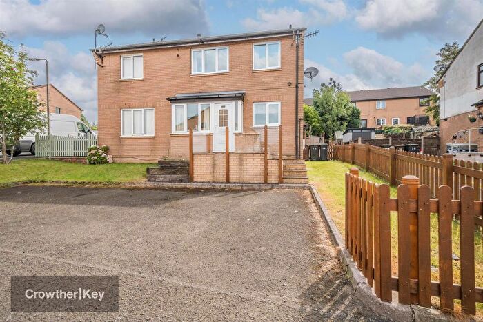 2 Bedroom End Of Terrace House To Rent In Burdekin Close, High Peak, SK23