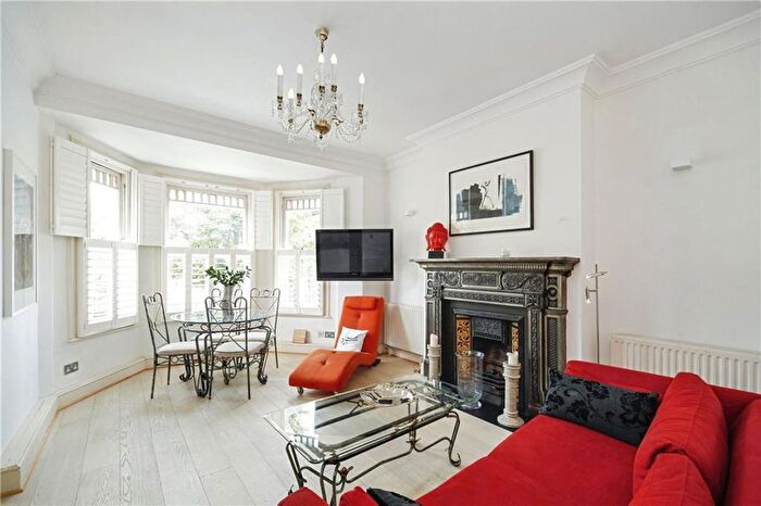 2 Bedroom Flat To Rent In Lime Grove, London, W12