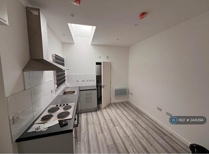 Studio To Rent In Green Lane, Goodmayes, IG3