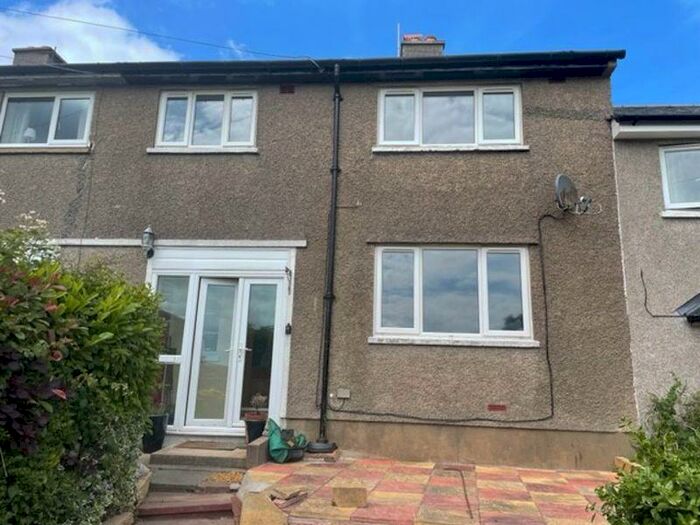 3 Bedroom Semi-Detached House To Rent In Bron Idda, Groesffordd, LL32