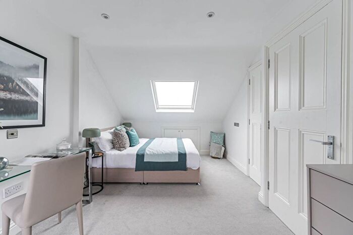 3 Bedroom Flat To Rent In Rosaline Road, Munster Village, London, SW6