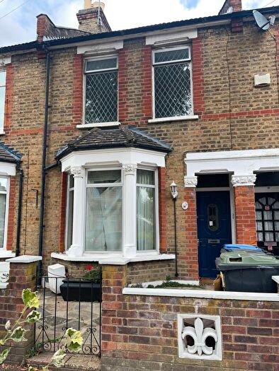 3 Bedroom Terraced House To Rent In Southfield Road, Enfield, EN3