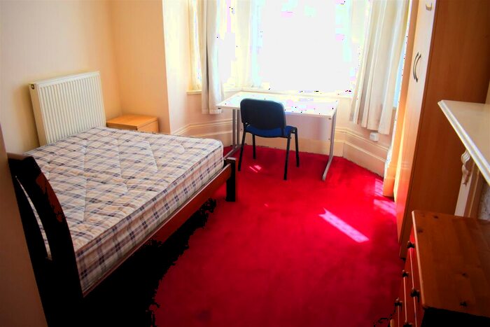 2 Bedroom Apartment To Rent In Cottage Grove, Southsea, Portsmouth, PO5