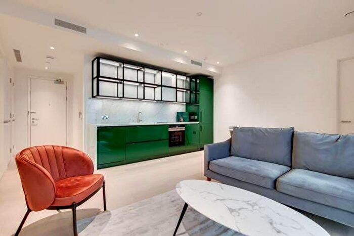 1 Bedroom Flat For Sale In Flat, Hobart Building, Wards Place, London, E14