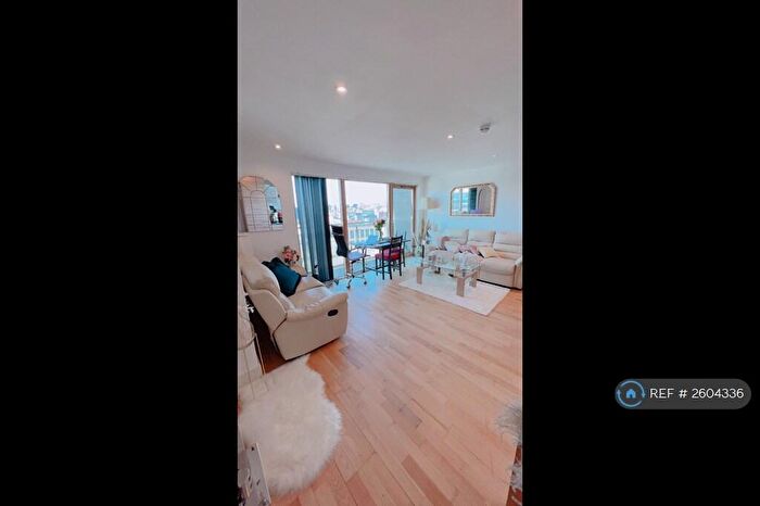 1 Bedroom Flat To Rent In La Salle Chadwick Street, Leeds, West Yorkshire, LS10