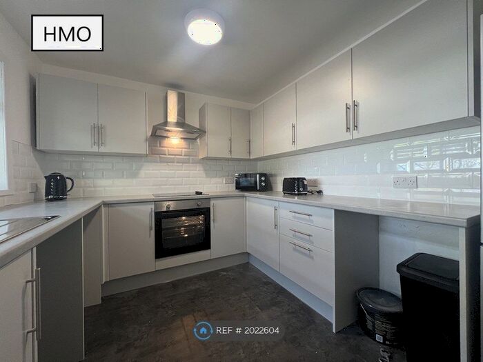 4 Bedroom Maisonette To Rent In Hmo Westercommon Road, Glasgow, G22