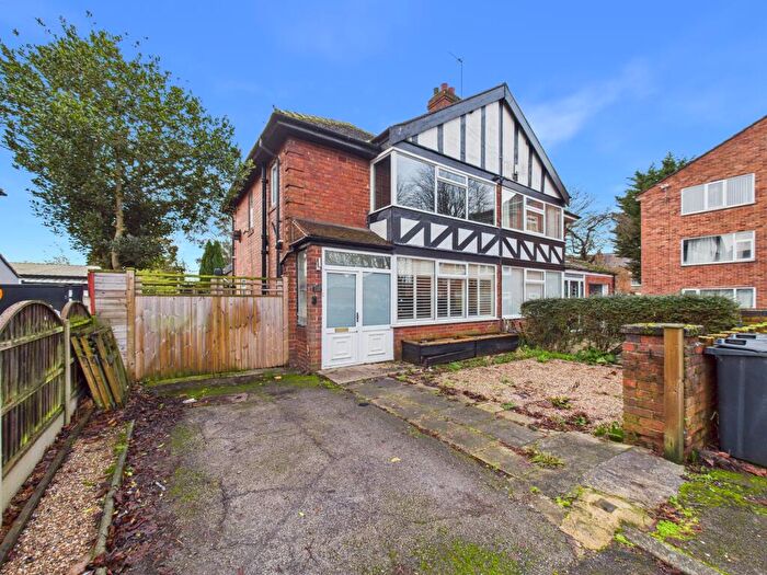 3 Bedroom Semi-Detached House For Sale In London Road, Alvaston, DE24