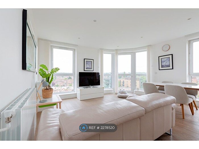 3 Bedroom Flat To Rent In Maltby House, London, SE3
