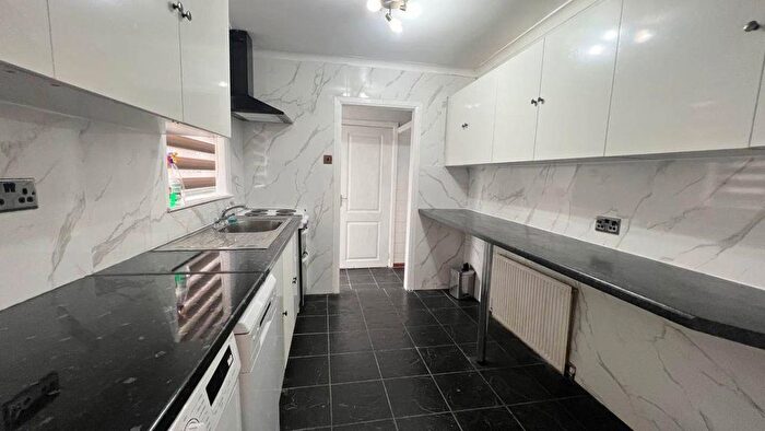 4 Bedroom Terraced House To Rent In Ash Road, Luton, LU4