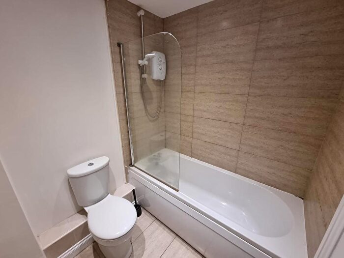 4 Bedroom Town House To Rent In Anderson Road, Bearwood, Birmingham, B66