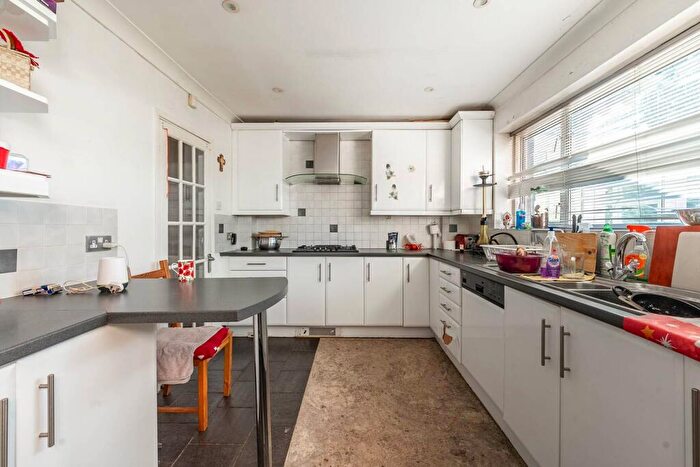 3 Bedroom Detached House To Rent In Kelvin Crescent, Harrow Weald, Harrow, HA3