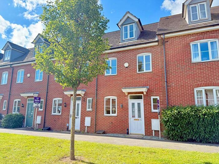 3 Bedroom Terraced House For Sale In The Pollards, Bourne, Lincolnshire, PE10
