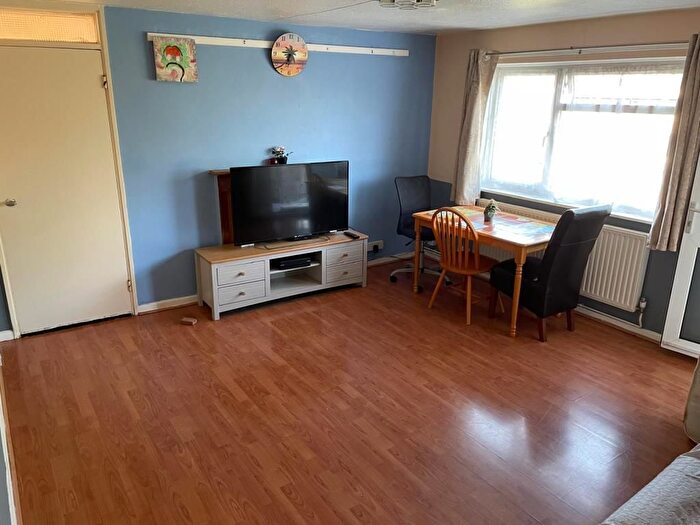 2 Bedroom Maisonette To Rent In Slough, Berkshire, SL3