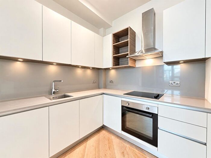 1 Bedroom Flat To Rent In The Market Building, Market Place, Brentford, TW8