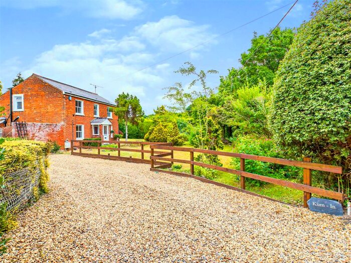 3 Bedroom Detached House To Rent In Bunces Lane, Burghfield Common, Berks, RG7