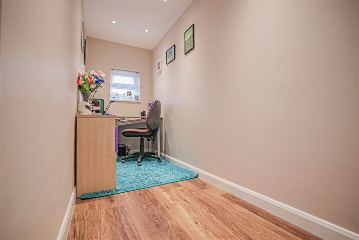 3 Bedroom Terraced House For Sale In Pescot Hill, Hemel Hempstead, HP1