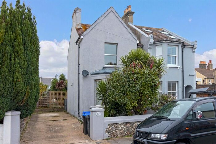 3 Bedroom Semi-Detached House To Rent In St. Dunstans Road, Worthing, BN13
