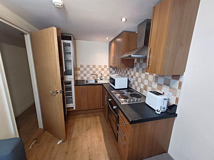 2 Bedroom Flat To Rent In Colum Road, Cathays, Cardiff, CF10