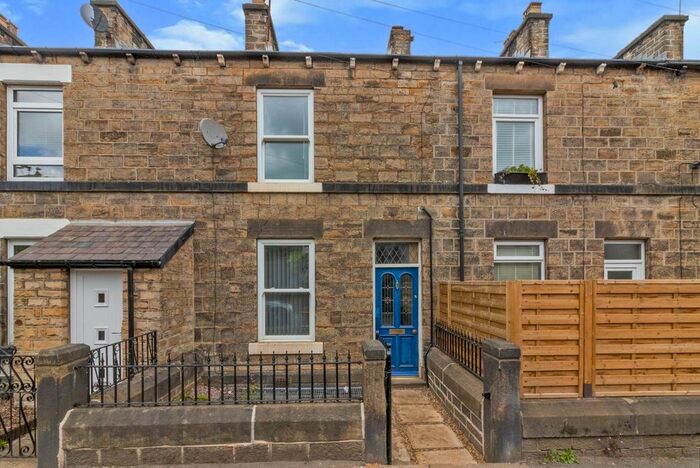 2 Bedroom Flat To Rent In Manchester Road, Deepcar, Sheffield, South Yorkshire, S36