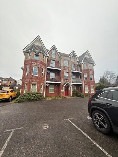 2 Bedroom Flat To Rent In Florence Road, Bournemouth, BH5