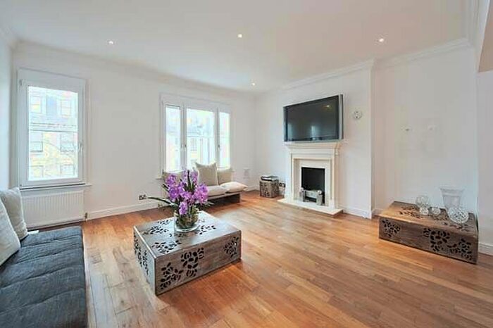 3 Bedroom Flat To Rent In Beaufort Street, London, SW3