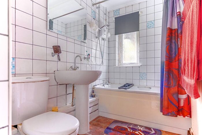 1 Bedroom Flat For Sale In Abberley Close, Church Hill South, Redditch, Worcestershire, B98