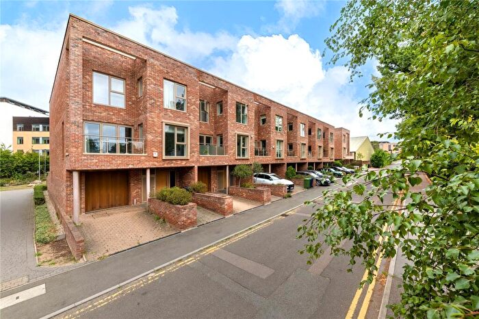 5 Bedroom Town House For Sale In Harrison Drive, Cambridge, Cambridgeshire, CB2