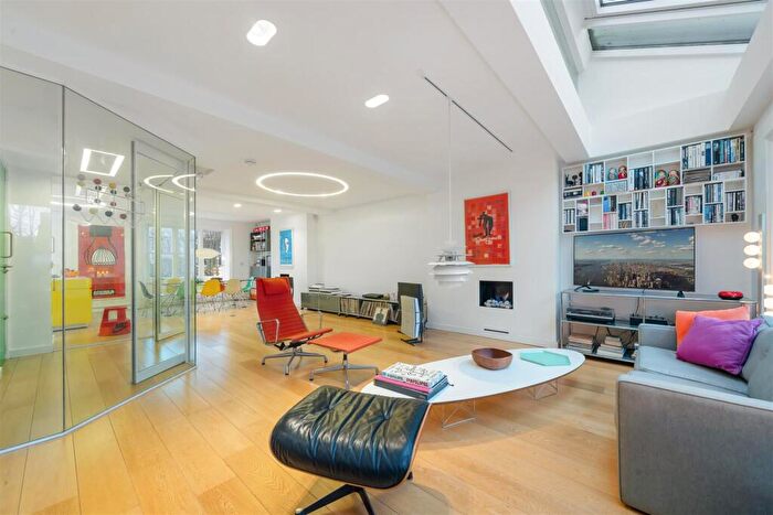 2 Bedroom Apartment To Rent In Oppidans Road, Primrose Hill, London, NW3