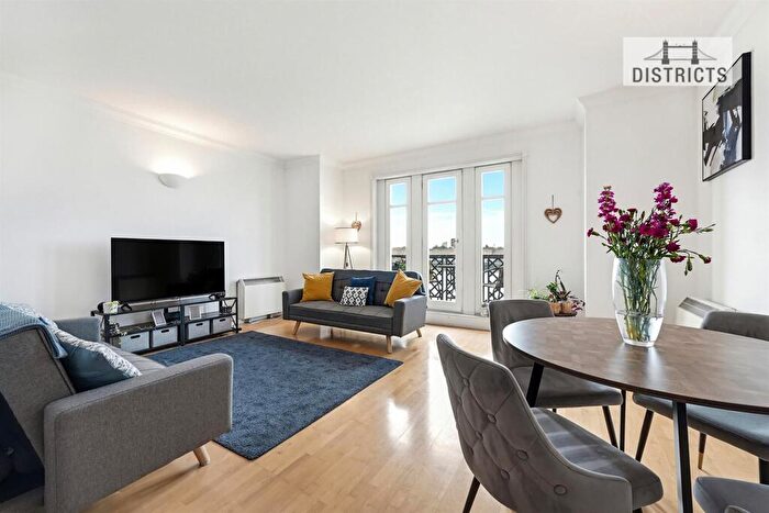 2 Bedroom Apartment For Sale In Old Sun Wharf, , Narrow Street, E14