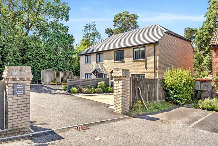 3 Bedroom Semi-Detached House For Sale In Bramley Walk, Whitehill, Hampshire, GU35