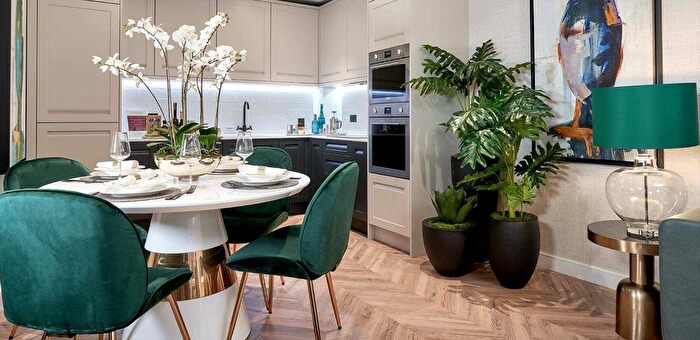 2 Bedroom Flat To Rent In Royal Exchange, London, KT1