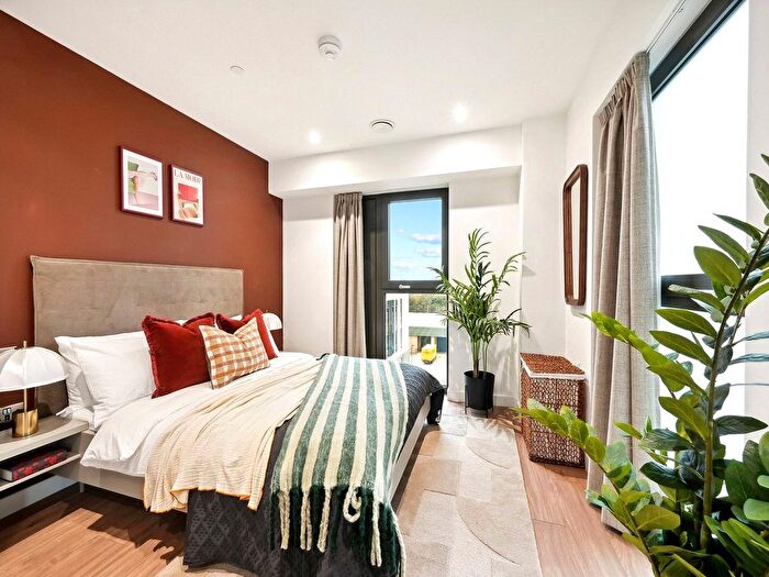 1 Bedroom Flat To Rent In Uncle Acton, Victoria Road, W3