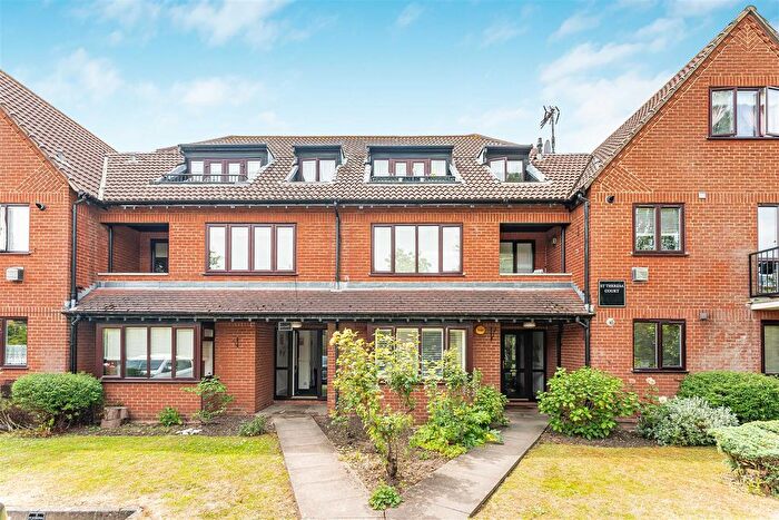 1 Bedroom Flat For Sale In St Theresa Court, North Chingford, E4