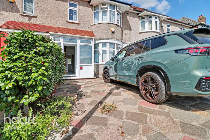 3 Bedroom Terraced House To Rent In Forest Road, Ilford, IG6