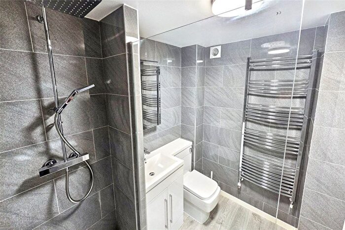 1 Bedroom Flat For Sale In Hindhead, Surrey, GU26