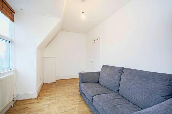 1 Bedroom Flat To Rent In Mare Street, Hackney, London, E8