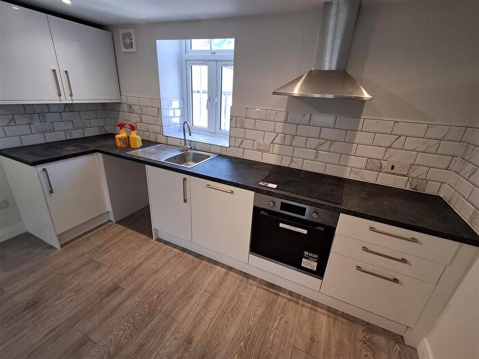 2 Bedroom Flat To Rent In Woodville Road, Cathays, Cardiff, CF24