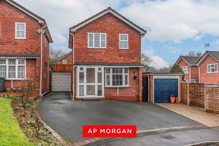 3 Bedroom Detached House For Sale In Painswick Close, Oakenshaw, Redditch, B98