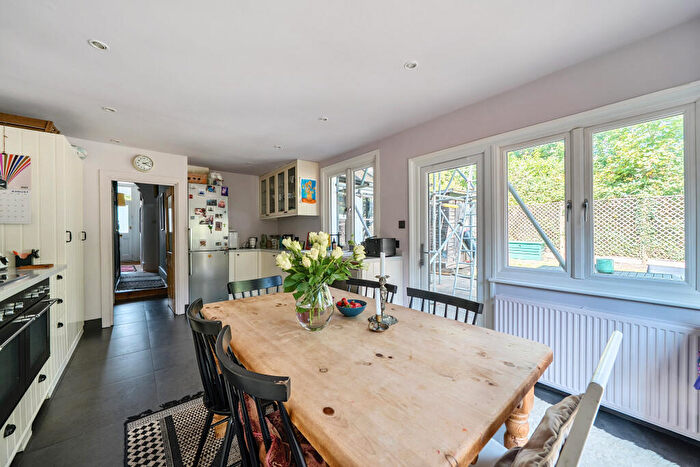 5 Bedroom House For Sale In Park Avenue, London, N22