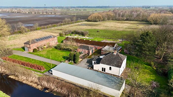 4 Bedroom Detached House For Sale In Sandtoft Road, Belton, DN9