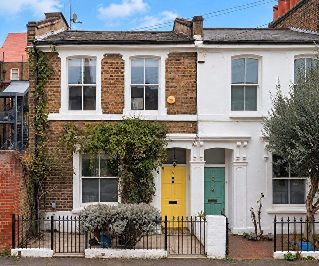 3 Bedroom End Terrace House For Sale In Appleby Road, London, E8